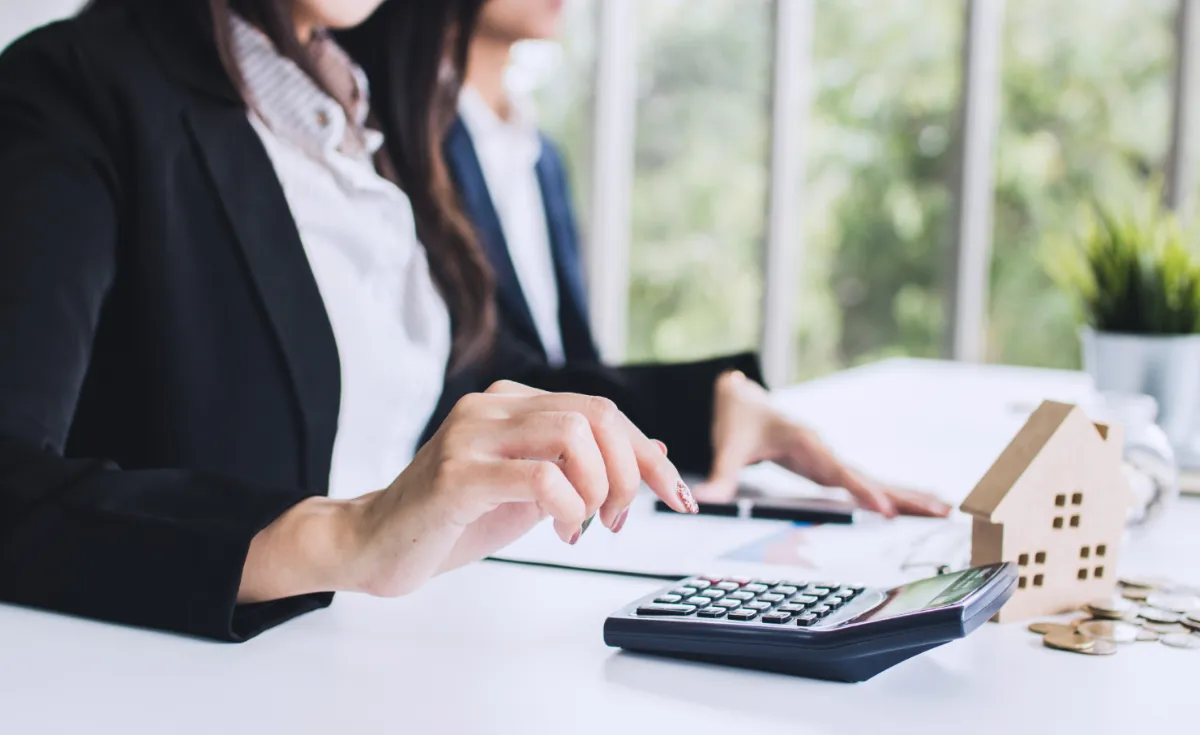 Real estate pricing and negotiation meeting - Caromar Group